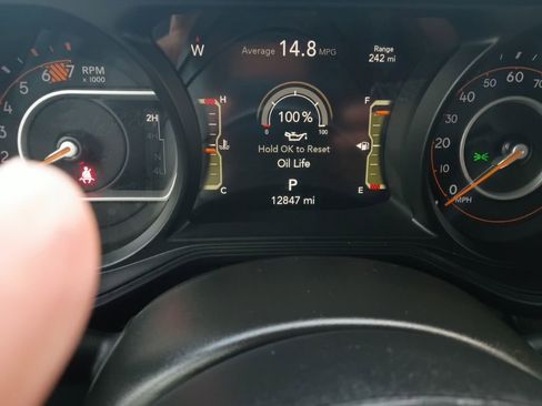 Used 2025 Jeep Wrangler Rubicon image 2