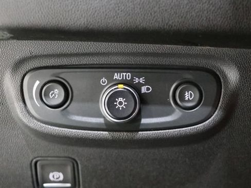 Used 2021 GMC Terrain SLT w/ Infotainment Package II AWD/4WD image 22