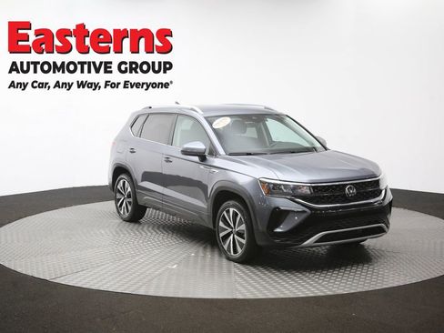 Used 2024 Volkswagen Taos SE FWD image 48