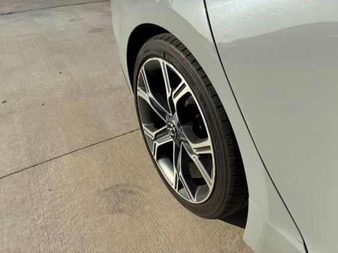 Used 2018 Kia Stinger GT2 AWD/4WD image 14