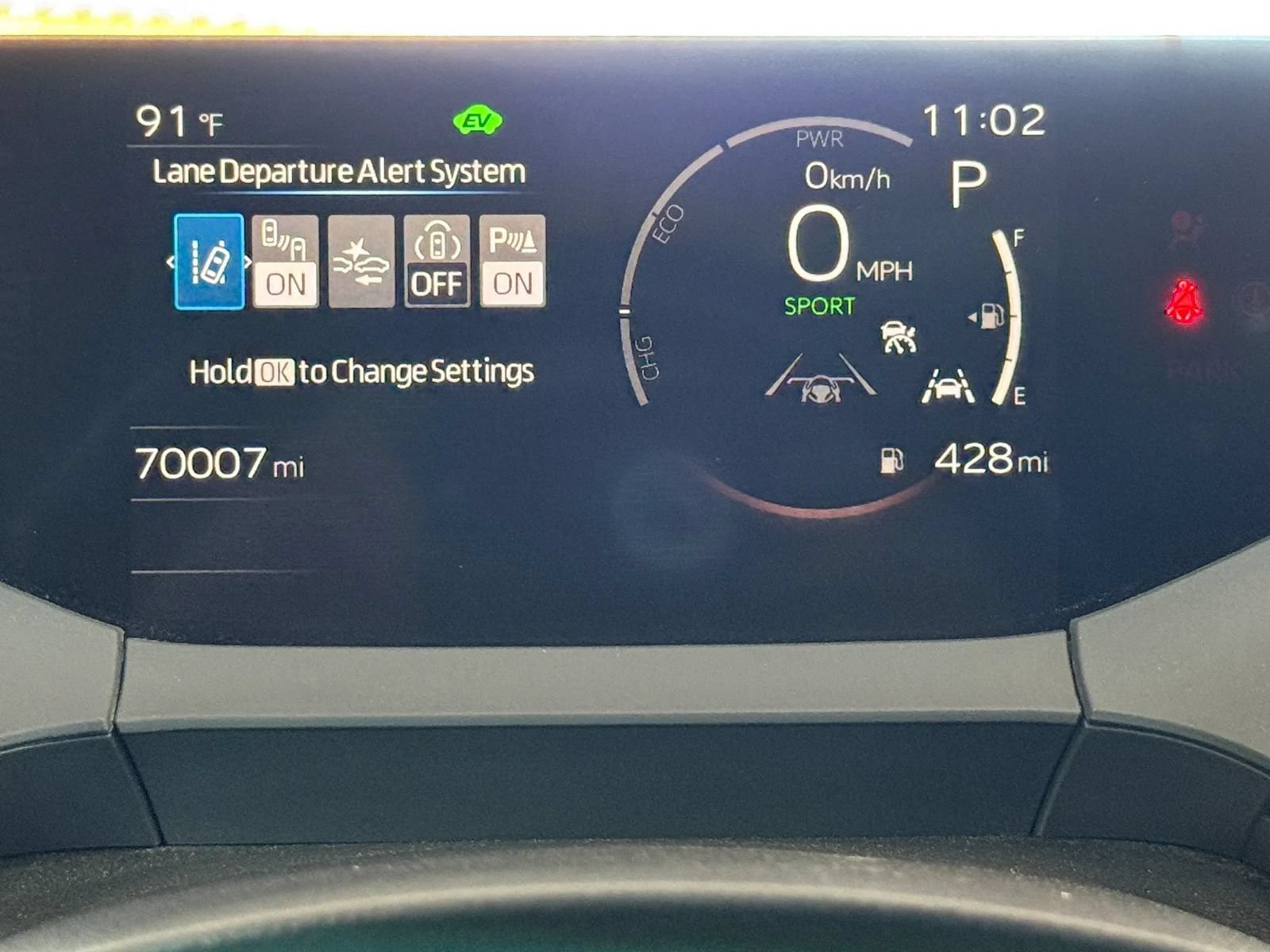 Used 2024 Toyota Prius LE FWD image 12