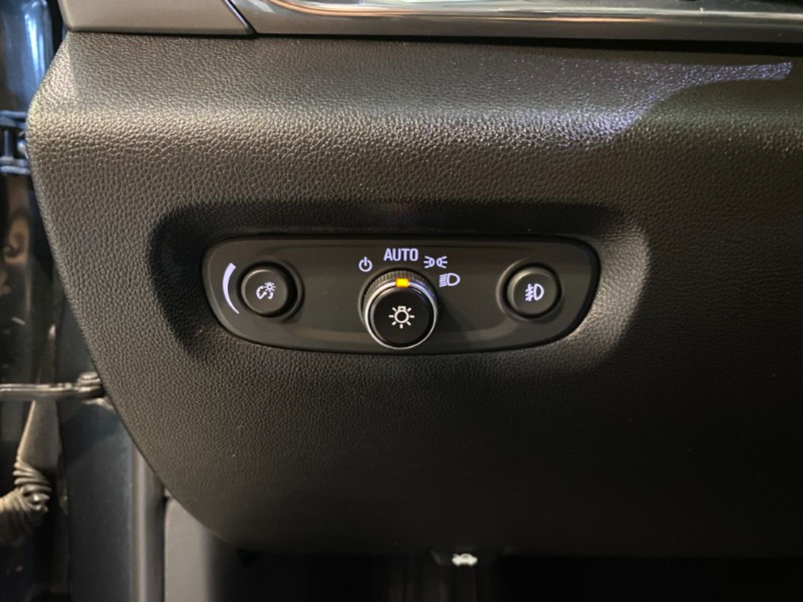 Used 2018 Chevrolet Traverse LT AWD/4WD image 37