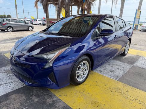 Used 2016 Toyota Prius Two FWD image 1