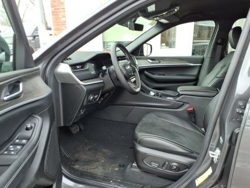 New 2026 Jeep Grand Cherokee Altitude image 6