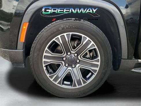 Used 2022 Jeep Wagoneer Series III w/ Flexible Seating Group image 36