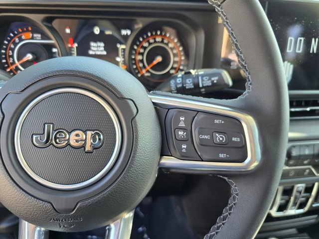 New 2025 Jeep Wrangler Unlimited Sahara w/ Safety Group AWD/4WD image 18