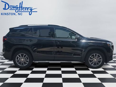 Used 2023 GMC Terrain SLT w/ Infotainment Package II AWD/4WD image 6