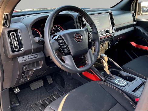 Used 2026 Nissan Frontier PRO-4X AWD/4WD image 18