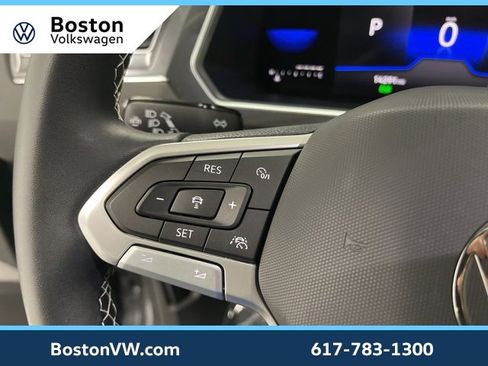 Certified 2022 Volkswagen Tiguan SE image 19