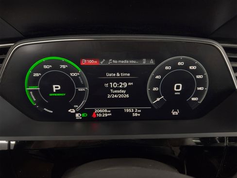 Used 2023 Audi e-tron Premium w/ Convenience Plus Package image 26