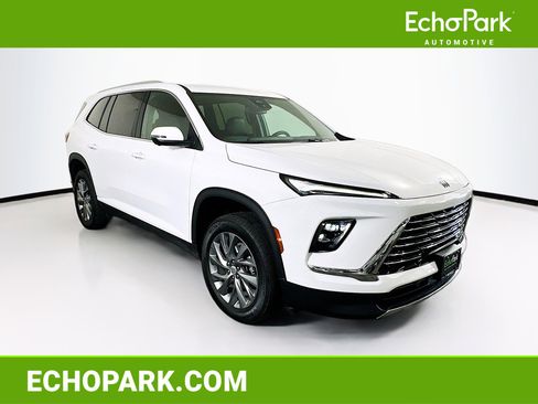 Used 2025 Buick Enclave Preferred image 1