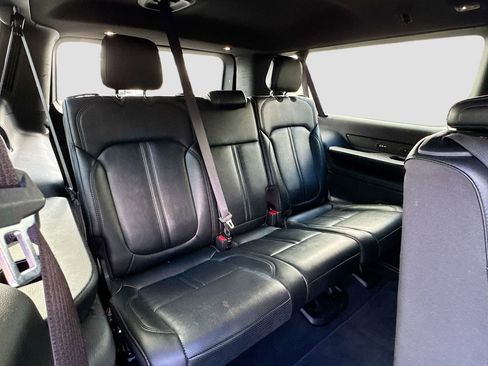 Used 2024 Jeep Wagoneer L Series II image 27