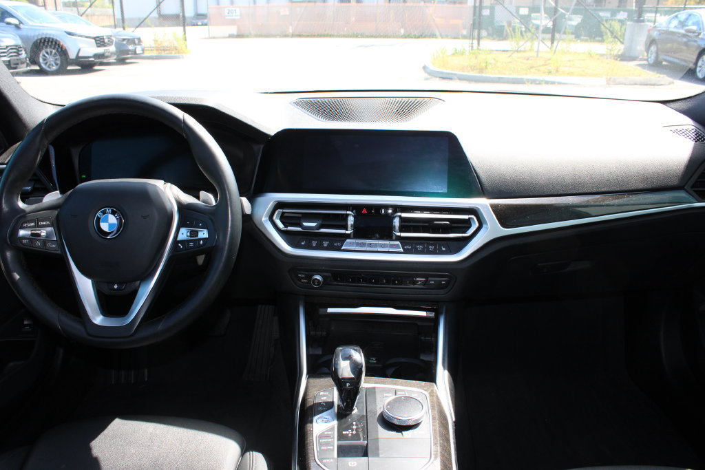 Used 2020 BMW 330i xDrive Sedan w/ Convenience Package AWD/4WD image 14