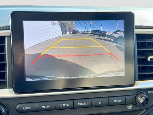 Used 2022 Hyundai Venue SEL FWD image 13