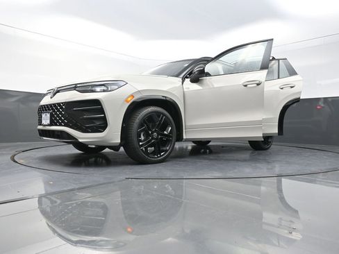 New 2026 Volkswagen Tiguan SE R-Line image 30