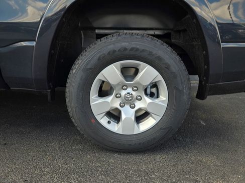 New 2026 RAM 1500 4x4 Crew Cab image 9