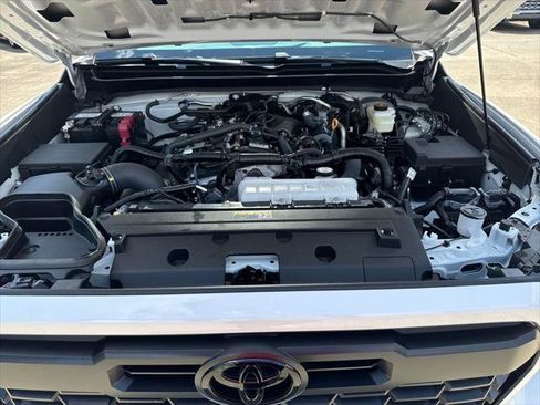 Certified 2025 Toyota Tacoma TRD Sport AWD/4WD image 30