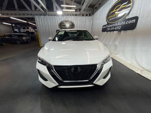 Used 2022 Nissan Sentra SV FWD image 2