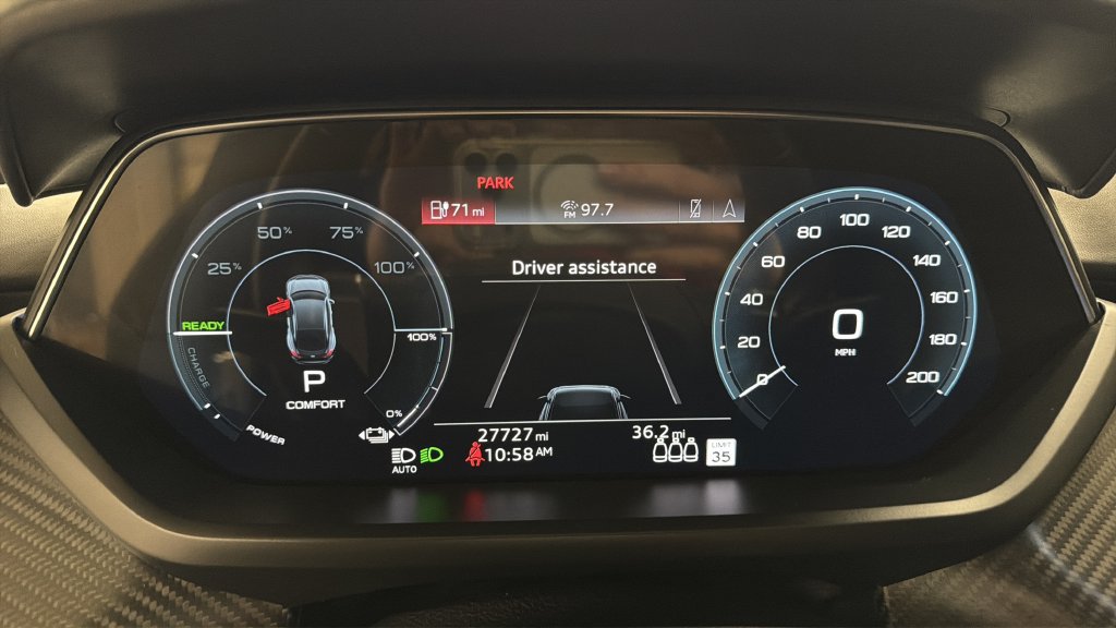 Used 2022 Audi RS e-tron GT w/ Carbon Performance Package AWD/4WD image 13