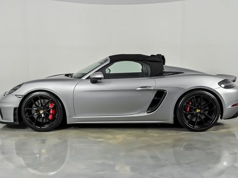 Used 2022 Porsche 718 Boxster Spyder RWD image 13