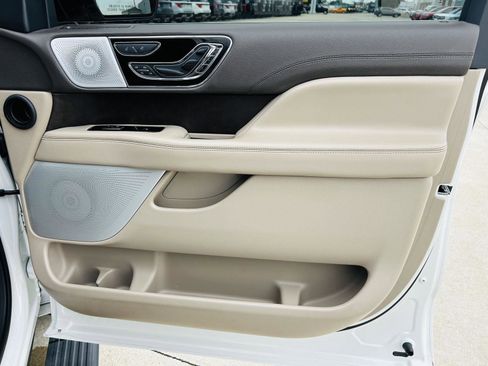 Used 2023 Lincoln Navigator Reserve AWD/4WD image 44