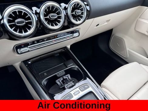 Used 2025 Mercedes-Benz GLA 250 4MATIC image 19