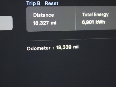 Used 2021 Tesla Model S Plaid image 15