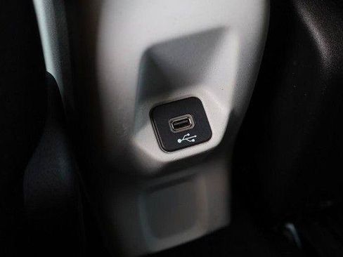 Used 2021 Jeep Renegade Latitude AWD/4WD image 21