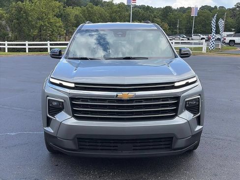 Used 2026 Chevrolet Traverse LT w/ LPO, Floor Liner Package AWD/4WD image 6