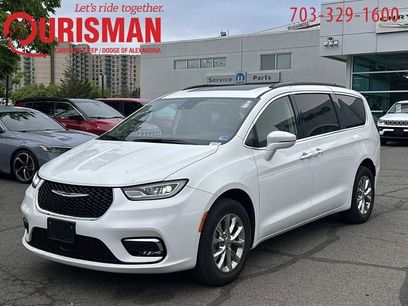 Used 2022 Chrysler Pacifica Touring-L