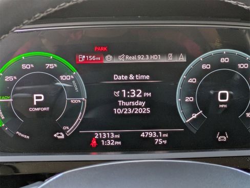 Used 2024 Audi Q8 e-tron Premium image 12