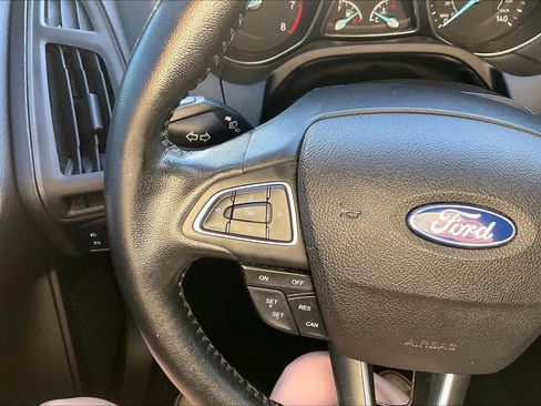 Used 2016 Ford Focus SE w/ Equipment Group 201A FWD image 21