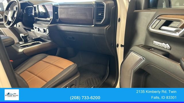 Used 2024 Chevrolet Silverado 1500 High Country w/ Technology Package AWD/4WD image 28