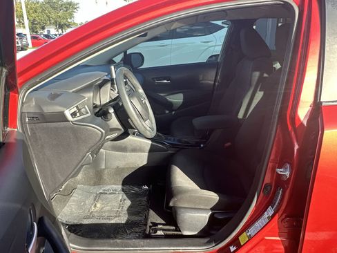 Used 2020 Toyota Corolla LE FWD image 2