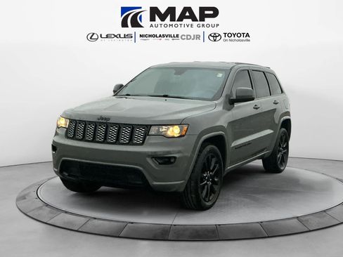 Used 2021 Jeep Grand Cherokee Laredo X image 1