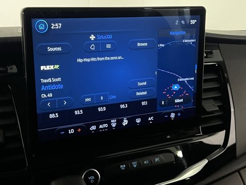 Used 2023 Ford Transit 350 XLT image 18