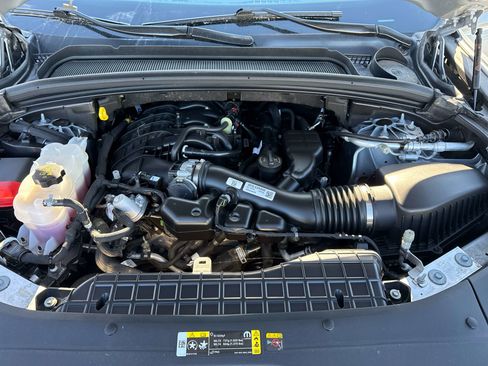 Used 2024 Jeep Grand Cherokee Altitude image 9