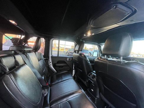Used 2022 Jeep Wrangler Unlimited Sahara image 13