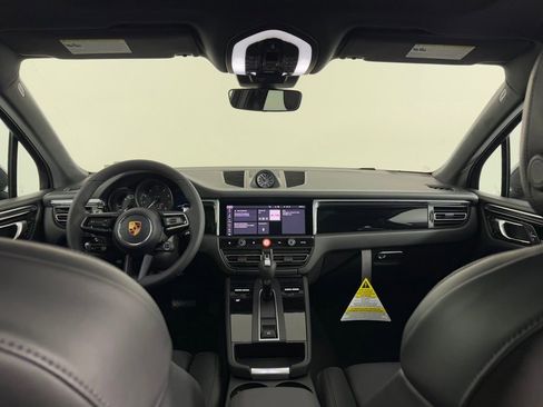 Certified 2026 Porsche Macan image 18