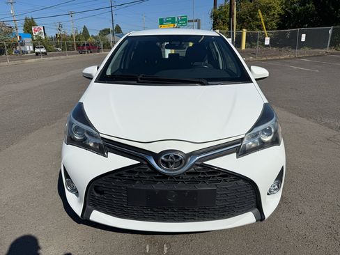 Used 2017 Toyota Yaris SE image 5