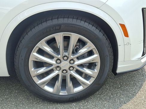 Certified 2023 Cadillac XT6 Premium Luxury w/ Platinum Package image 9