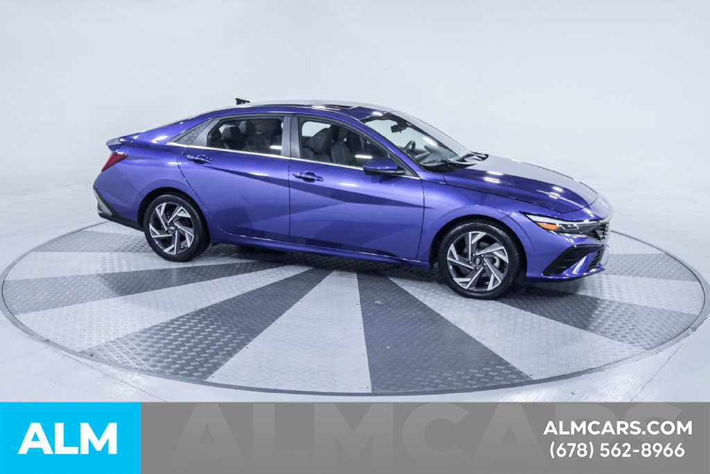 Used 2025 Hyundai Elantra SEL FWD image 9