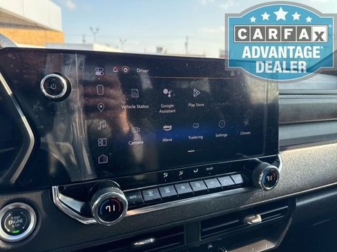 Used 2025 Chevrolet Colorado Trail Boss image 12