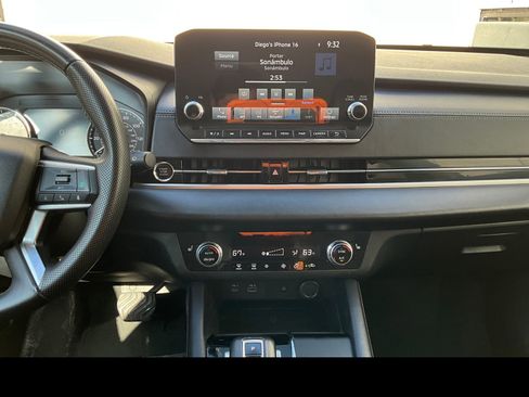 Used 2024 Mitsubishi Outlander SE FWD image 4