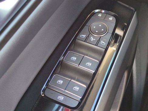 Used 2024 Nissan Pathfinder Platinum w/ Black Appearance Package image 25