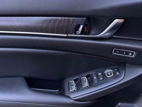 Used 2022 Honda Accord EX-L image 11