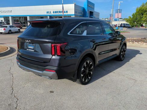 Used 2025 Kia Sorento SX FWD image 8
