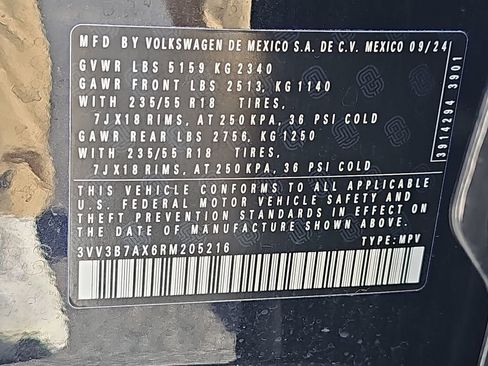 Used 2024 Volkswagen Tiguan SE image 43