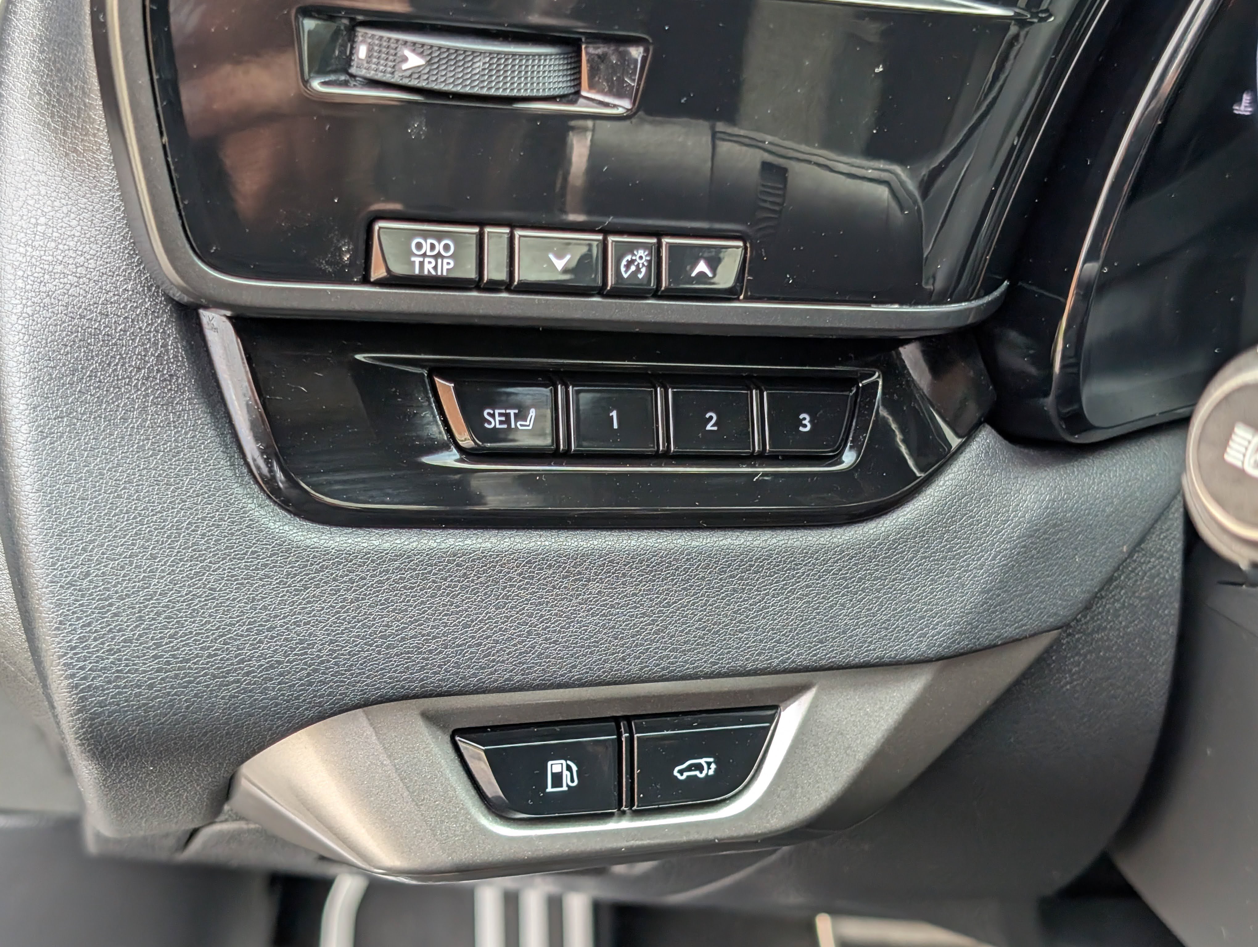 Used 2024 Lexus RX 350 F Sport w/ Convenience Package AWD/4WD image 24