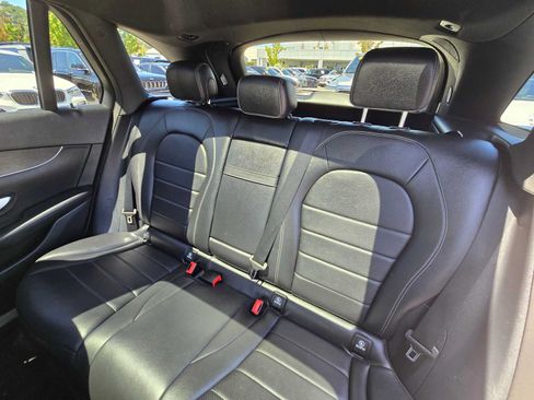 Used 2022 Mercedes-Benz GLC 300 image 18